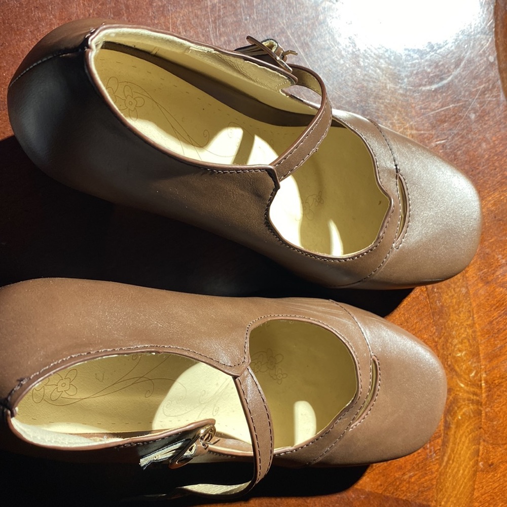 Shoes - Picture 3 of 3